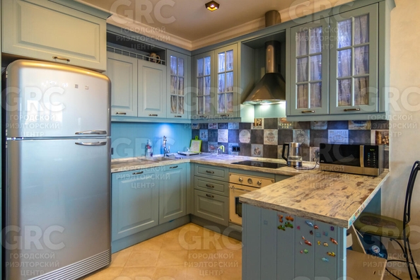 
  Продается 4-комн. квартира, 200 м², Ландышевая ул, д. 77/9
. Фото 11.
