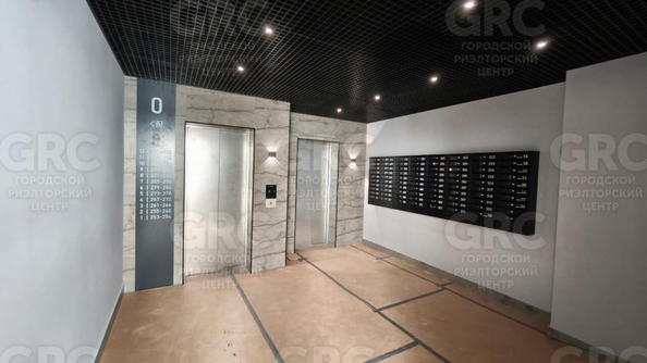 
  Продается 4-комн. квартира, 98.1 м², Туапсинская ул, д. 19
. Фото 4.