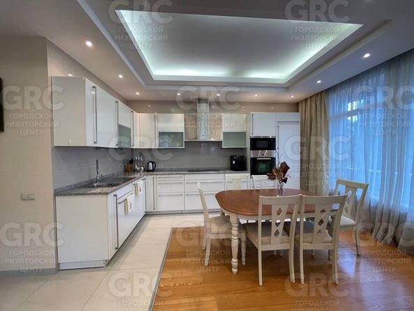 
  Продается 2-комн. квартира, 138 м², Депутатская ул, д. 2
. Фото 2.