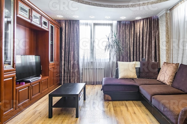 
  Продается 1-комн. квартира, 57 м², Виноградная ул, д. 123/3
. Фото 2.