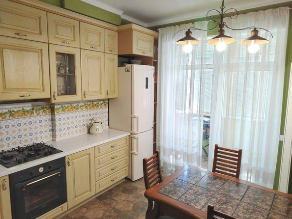 
  Продается 2-комн. квартира, 53 м², Островского ул
. Фото 2.