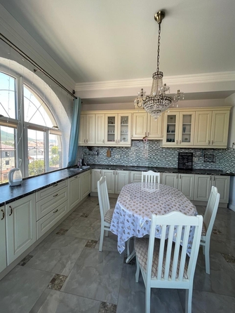 
  Продается 4-комн. квартира, 136 м², Новороссийская ул
. Фото 1.