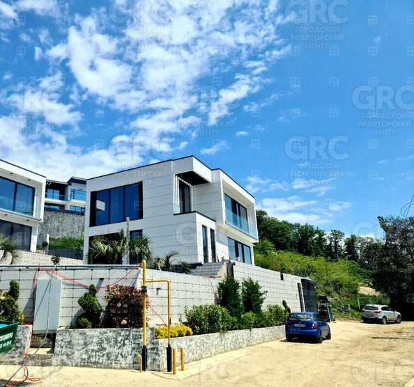 
  Продается коттедж, 220 м², Сочи
. Фото 2.