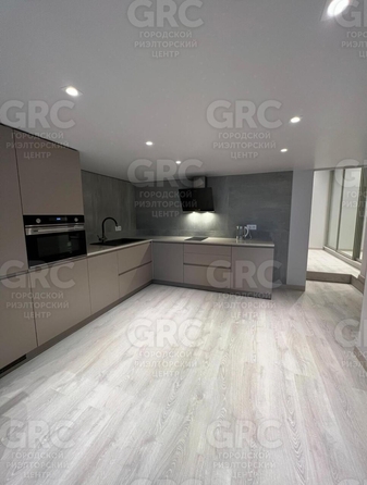 
  Продается 2-комн. квартира, 76 м², Войкова ул, д. 21
. Фото 1.
