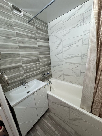 
  Продается 2-комн. квартира, 65 м², Ленина ул, д. 175
. Фото 2.