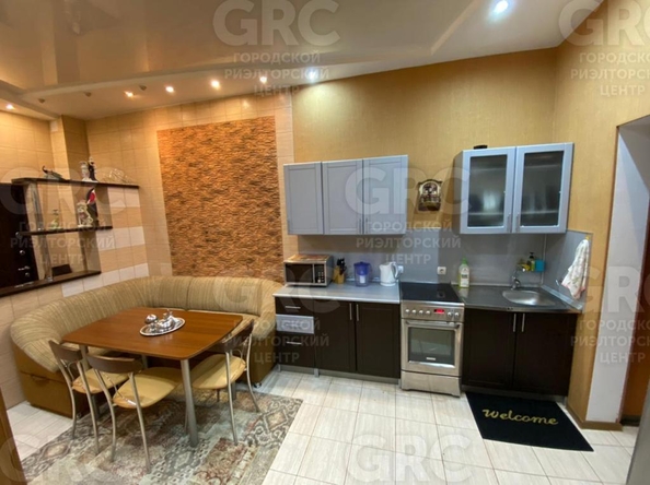 
  Продается 2-комн. квартира, 65 м², Первомайская ул, д. 11
. Фото 1.