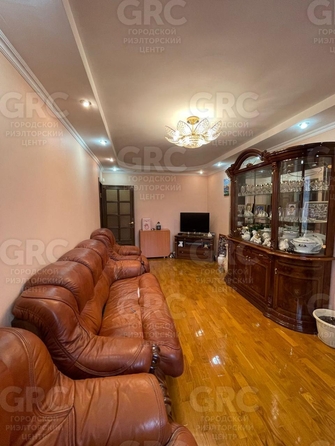 
  Продается 3-комн. квартира, 72 м², Чехова ул, д. 52
. Фото 2.
