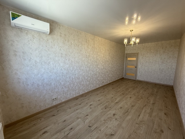 
  Продается 2-комн. квартира, 58 м², Омелькова ул, д. 93
. Фото 15.