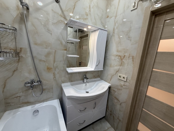 
  Продается 2-комн. квартира, 58 м², Омелькова ул, д. 93
. Фото 21.