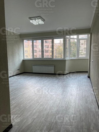 
  Продается 3-комн. квартира, 57 м², Туапсинская ул, д. 9/2
. Фото 2.