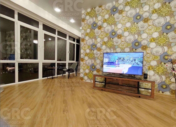 
  Продается 3-комн. квартира, 86 м², Фабрициуса Я. ул, д. 2/28А
. Фото 2.