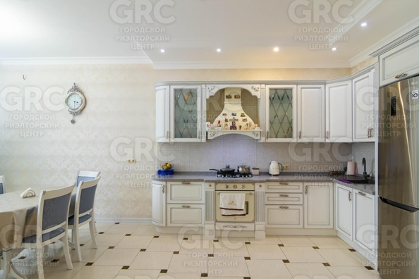 
  Продается дом, 220 м², Сочи
. Фото 2.