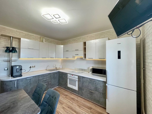 
  Продается 2-комн. квартира, 62 м², Ленина ул, д. 192
. Фото 5.
