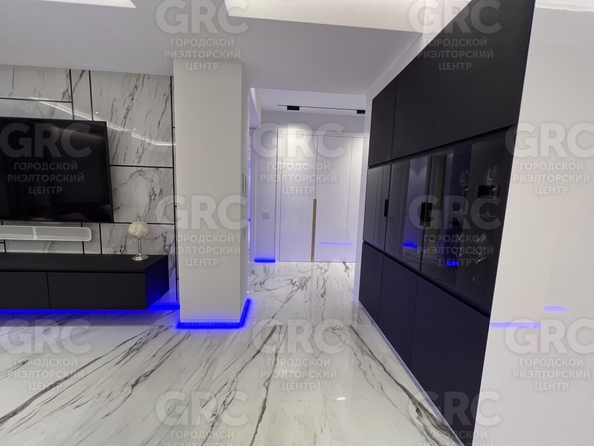 
  Продается 4-комн. квартира, 197 м², Кирова ул, д. 35
. Фото 7.