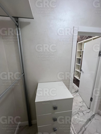 
  Продается 4-комн. квартира, 110 м², Альпийская ул, д. 27
. Фото 8.