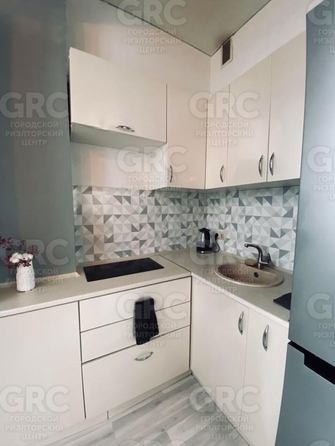 
  Продается 2-комн. квартира, 38 м², Альпийская ул, д. 27А
. Фото 4.