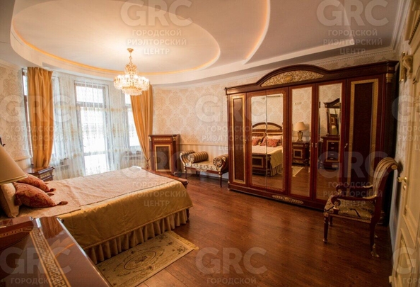 
  Продается 4-комн. квартира, 185 м², Виноградная ул, д. 53/15
. Фото 8.