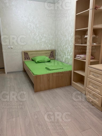 
  Продается 4-комн. квартира, 86.3 м², Глазунова ул, д. 8
. Фото 4.