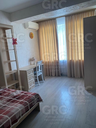 
  Продается 4-комн. квартира, 86.3 м², Глазунова ул, д. 8
. Фото 10.