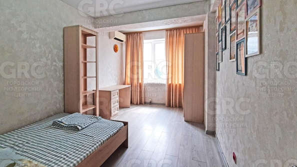 
  Продается 4-комн. квартира, 86.6 м², Глазунова ул, д. 8
. Фото 7.