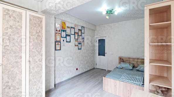 
  Продается 4-комн. квартира, 86.6 м², Глазунова ул, д. 8
. Фото 8.