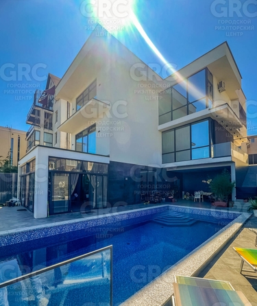 
  Продается дом, 330 м², Сочи
. Фото 2.