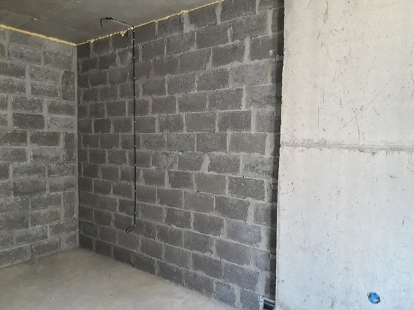 
  Продается 1-комн. квартира, 35 м², Лазурная ул
. Фото 2.