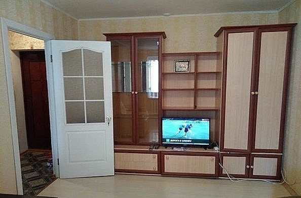 
  Продается 1-комн. квартира, 36 м², Астраханская ул, д. 84
. Фото 2.