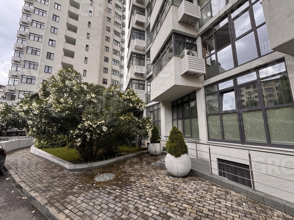 
  Продается 4-комнатный апартамент, 134 м², Дагомысский пер, д. 18
. Фото 1.