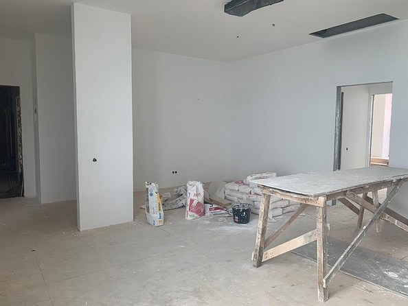
  Продается 2-комн. квартира, 78 м², Революции пр-кт, д. 3
. Фото 6.
