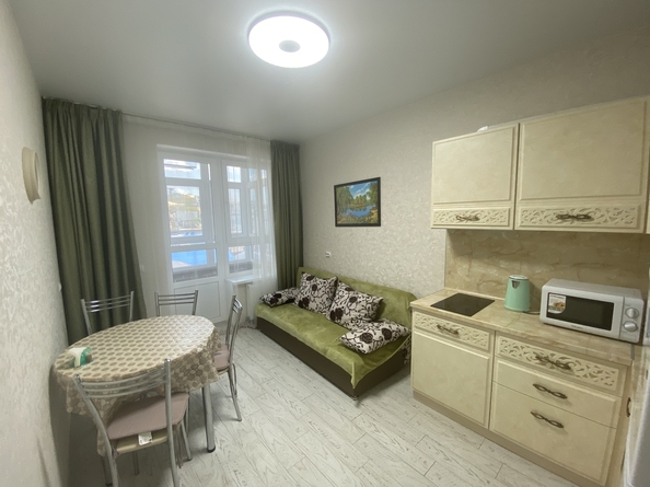 
  Продается 1-комн. квартира, 41 м², Ивана Голубца ул, д. 147
. Фото 1.