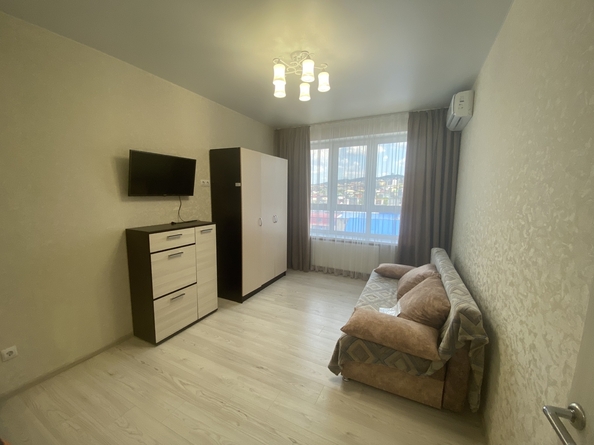 
  Продается 1-комн. квартира, 41 м², Ивана Голубца ул, д. 147
. Фото 3.