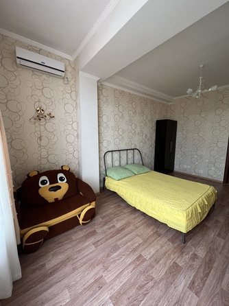 
  Продается 1-комн. квартира, 46 м², Комарова ул
. Фото 5.