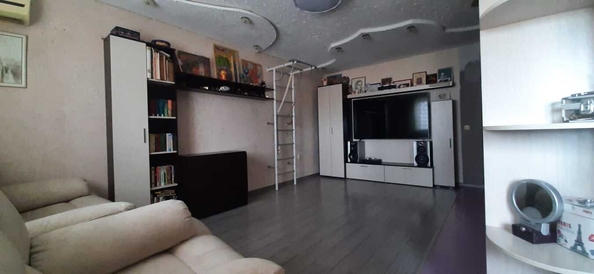
  Продается 2-комн. квартира, 45 м², Горького ул, д. 70
. Фото 3.