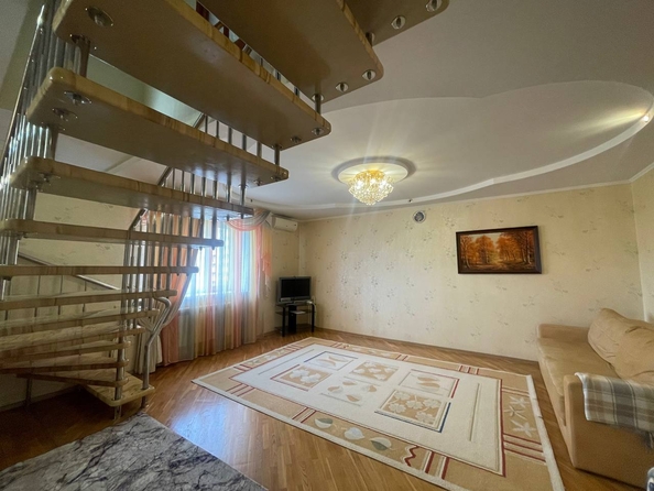
  Продается 3-комн. квартира, 90 м², Краснозеленых ул, д. 29/12
. Фото 2.