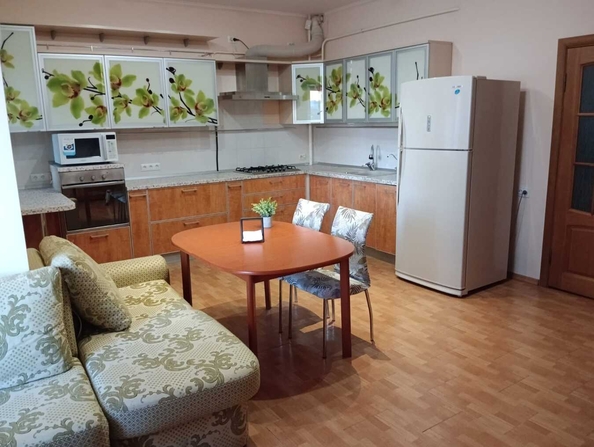 
  Продается 2-комн. квартира, 85 м², Толстого ул, д. 50
. Фото 2.