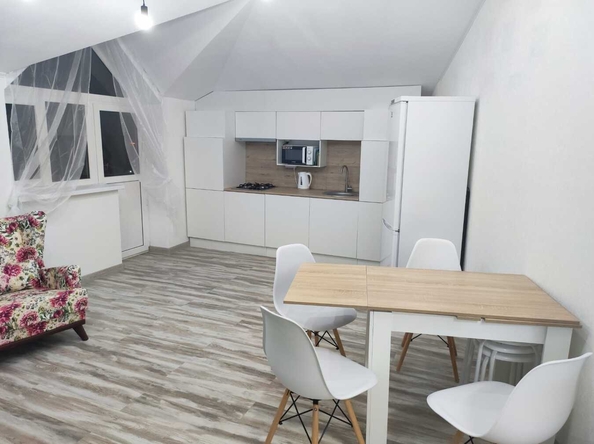 
  Продается 2-комн. квартира, 69 м², Крымская ул, д. 34
. Фото 2.