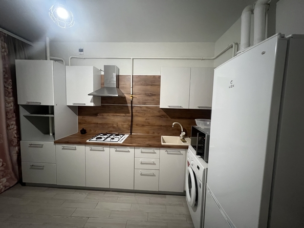 
  Продается 1-комн. квартира, 38 м², Астраханская ул, д. 102Б
. Фото 3.