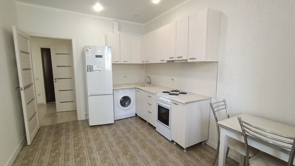 
  Продается 1-комн. квартира, 42 м², Астраханская ул, д. 76
. Фото 1.