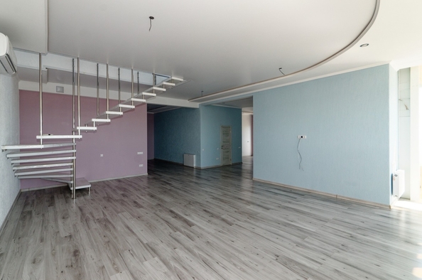 
  Продается 3-комн. квартира, 166 м², Кирова ул, д. 84
. Фото 1.