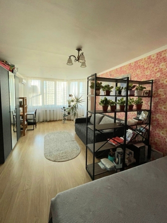 
  Продается 1-комн. квартира, 52 м², Ленина ул, д. 195
. Фото 2.