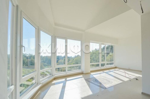 
  Продается 4-комн. квартира, 193 м², Санаторная ул, д. 65/6
. Фото 1.