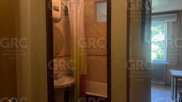
  Продается 1-комн. квартира, 30 м², Конституции СССР ул, д. 10
. Фото 7.