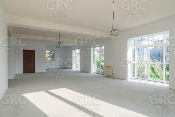 
  Продается 4-комн. квартира, 92 м², Клубничная ул, д. 1/14
. Фото 8.