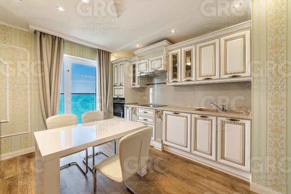 
  Продается 3-комн. квартира, 128 м², Черноморская ул, д. 10
. Фото 8.