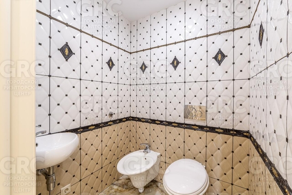 
  Продается 3-комн. квартира, 128 м², Черноморская ул, д. 10
. Фото 16.