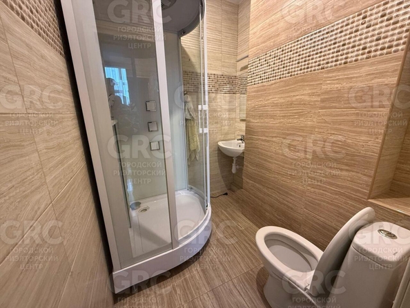 
  Продается 3-комн. квартира, 139 м², Калужская ул, д. 40
. Фото 2.