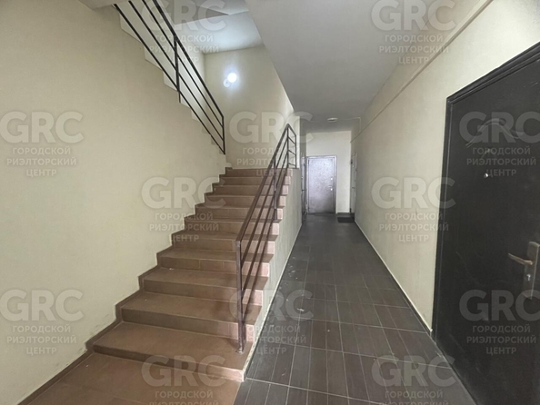 
  Продается 2-комн. квартира, 42 м², Вишневая ул, д. 22/2
. Фото 3.