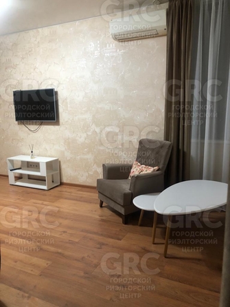 
  Продается 2-комн. квартира, 56 м², Юных Ленинцев ул, д. 10
. Фото 3.