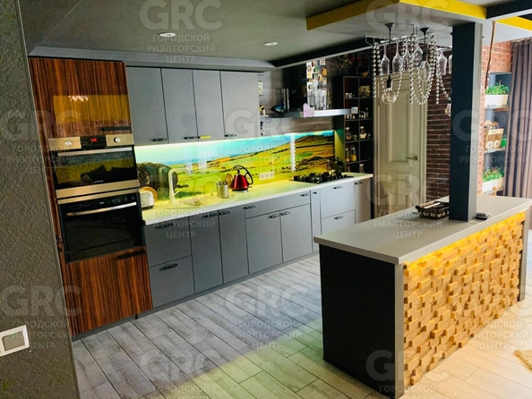 
  Продается 4-комн. квартира, 130 м², Полтавская ул, д. 14
. Фото 5.